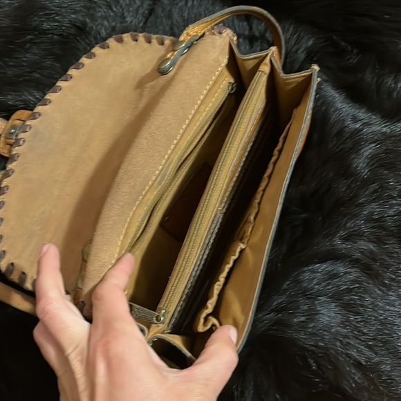 Patricia Nash Tooled Leather Crossbody Purse - Picture 3 of 4